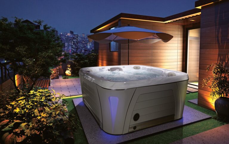 Ex-Demo Hot Tub