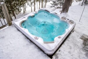 Hydropool hot tub Winter snow